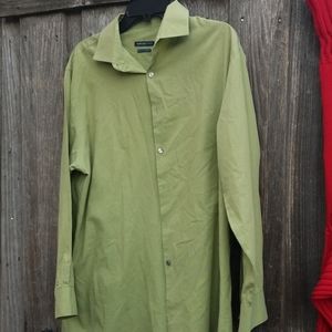 Van Heusen green dress shirt. !!! Bundle Eligible 3 for $15!!!
